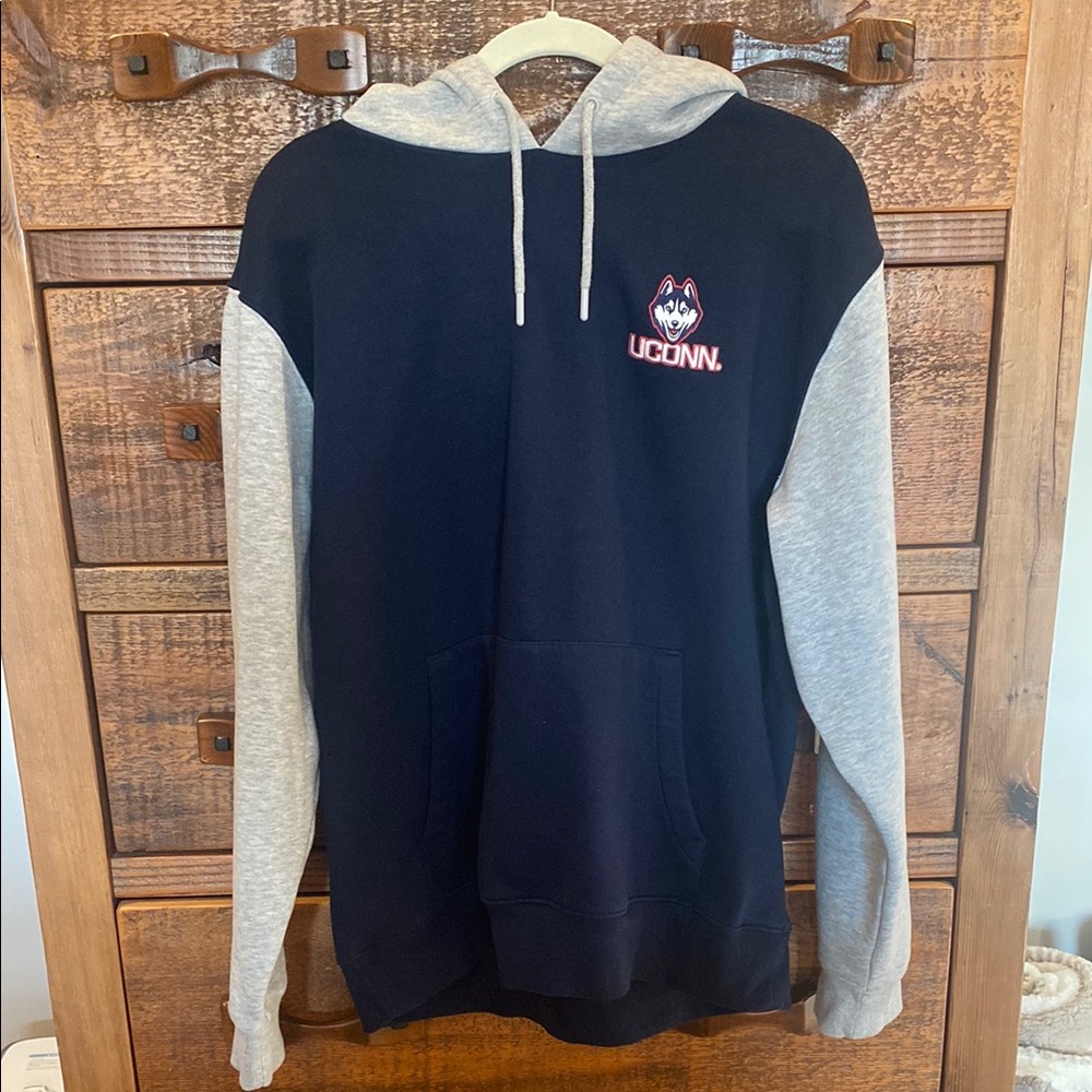 UConn Huskies Chest Logo Victory CB Pullover Hoodie